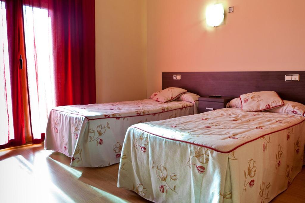 Hotel Casa Marzo Cariñena الغرفة الصورة